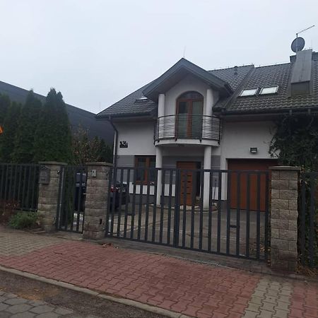 Villa Varzob Варшава Екстер'єр фото